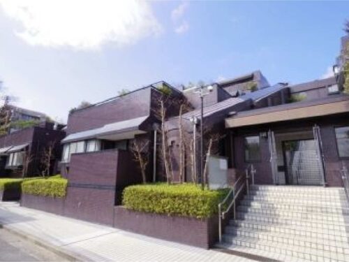 大型分譲タイプのマンション 南向きひな壇の明るい16帖のLDK！