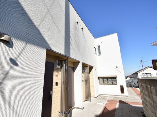 二人入居可の1DK！2014年築の綺麗なお部屋です。室内物干し付きで快適にお洗濯♪