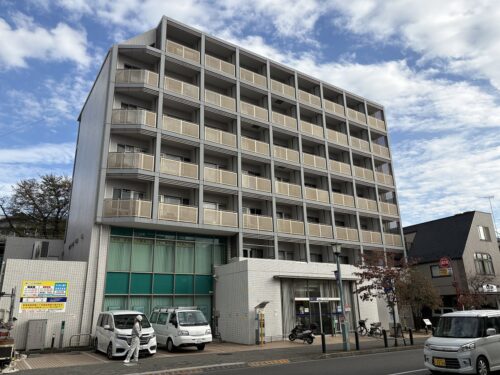 玉川学園前駅 徒歩3分！<br>◆写真充実◆学生限定のオートロックマンション。初めての一人暮らしでも安心の充実設備。家具付きのお部屋です。