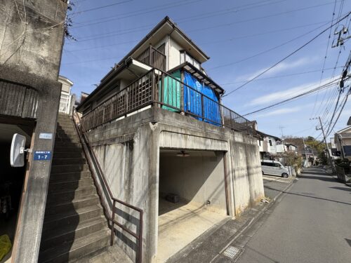 高さのある地下車庫(外観)
