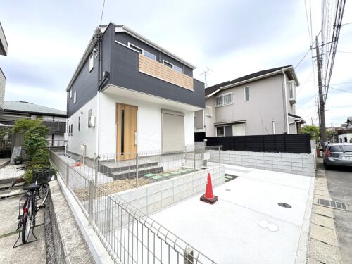【新築戸建】鶴川バス8分（金井1丁目）LDK20帖、車２台