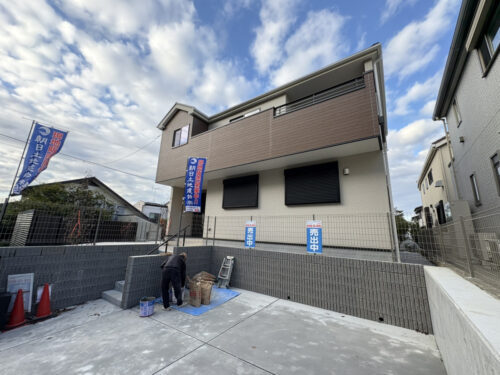 【新築戸建】玉川学園前 駅徒歩17分・南西角地・土地60坪に建物33坪の大型4LDK・車並列2台