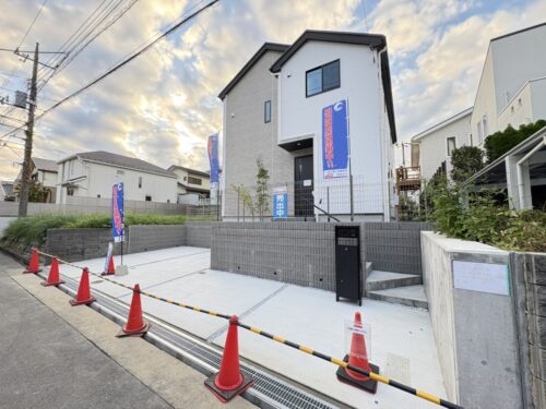 【新築戸建】鶴川駅バス7分停歩7分・金井ヶ丘3丁目・土地50坪・建物33坪・車3台可