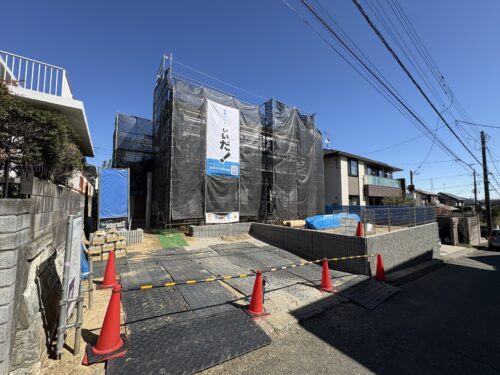 【新築戸建】玉川学園前駅 徒歩16分・南道路・整形地！