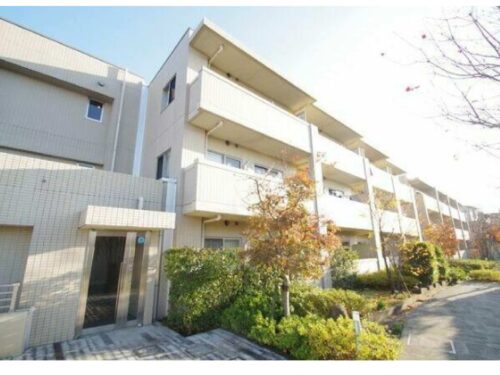玉川学園前駅 徒歩4分の好立地♪ペット飼育ご相談ください！防犯カメラ、モニター付きオートロックなど設備充実の3階建マンション。即入居可能です。