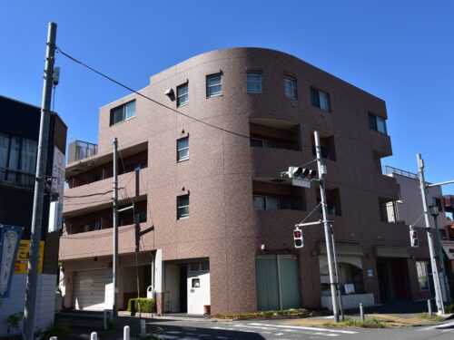 駅から平坦徒歩5分 カードキー・オートロック・防犯カメラ設置の女性専用マンションです！